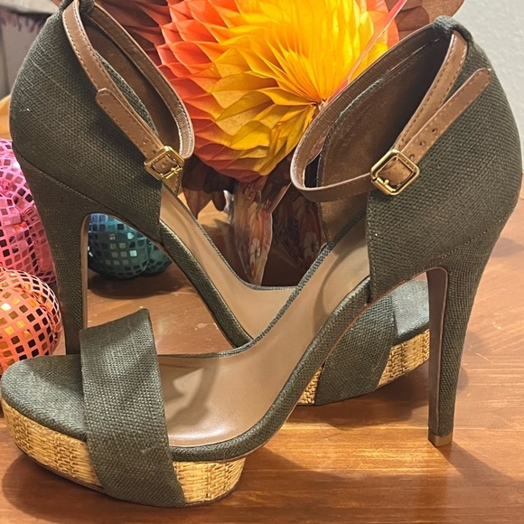 Tory Burch ‘Amina’ High Heel Sandals In Olive, Size US 10M, No Box - Picture 4 of 16